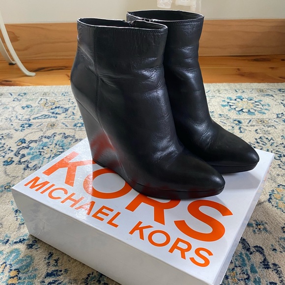 Michael Kors Booties - Picture 1 of 5